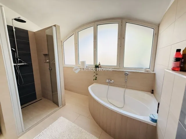 Eladó ház Budapest XI. kerület 300 nm