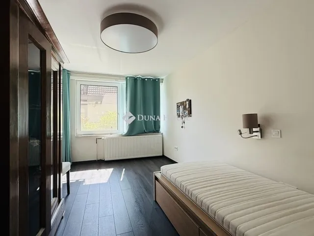 Eladó ház Budapest XI. kerület 300 nm