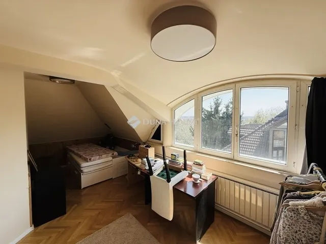 Eladó ház Budapest XI. kerület 300 nm