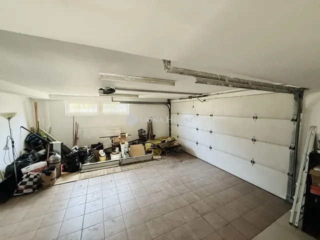 Eladó ház Budapest XI. kerület 300 nm