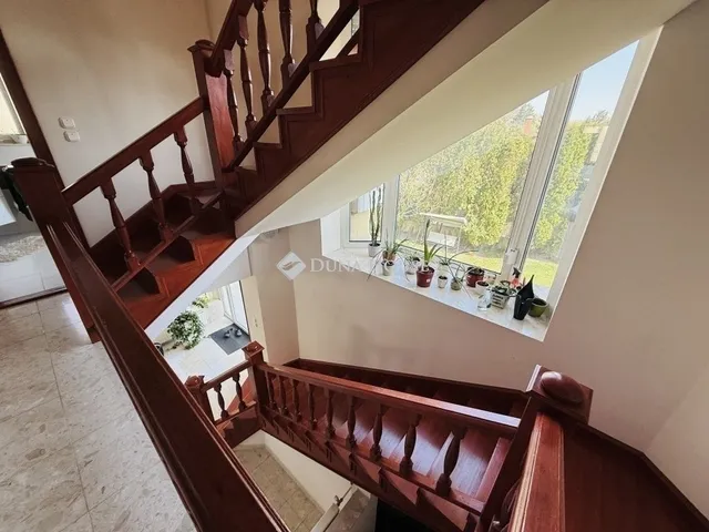 Eladó ház Budapest XI. kerület 300 nm