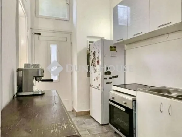 Eladó lakás Budapest II. kerület, Rézmál 31 nm