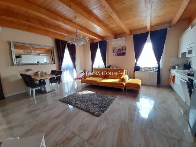 Eladó ház Mogyoród 240 nm