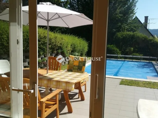 Eladó ház Budapest II. kerület, Máriaremete 288 nm