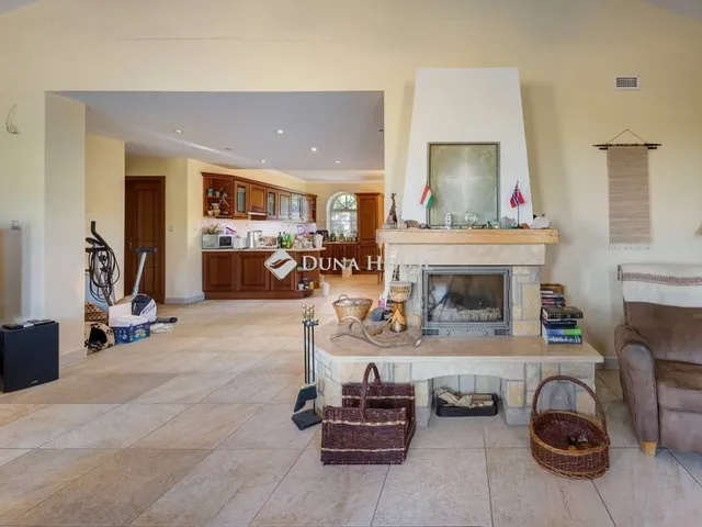 Eladó ház Erdőkertes 282 nm