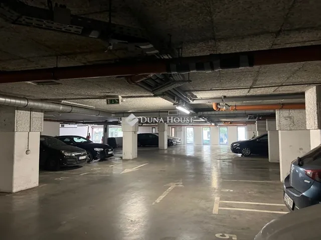 Eladó garázs Budapest XIII. kerület, Angyalföld 15 nm