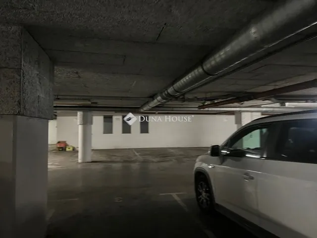 Eladó garázs Budapest XIII. kerület, Angyalföld 15 nm