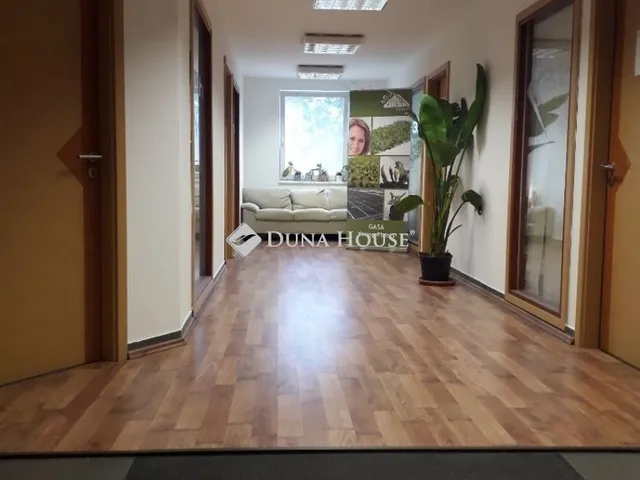 Kiadó kereskedelmi és ipari ingatlan Szigetszentmiklós 33 nm