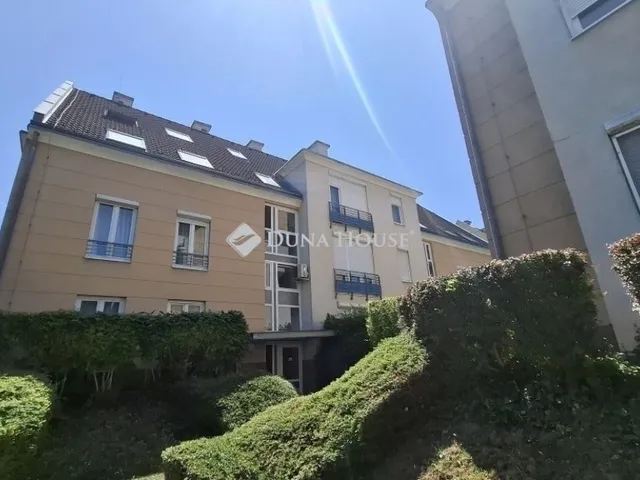 Eladó lakás Budapest III. kerület, Csillaghegy 145 nm