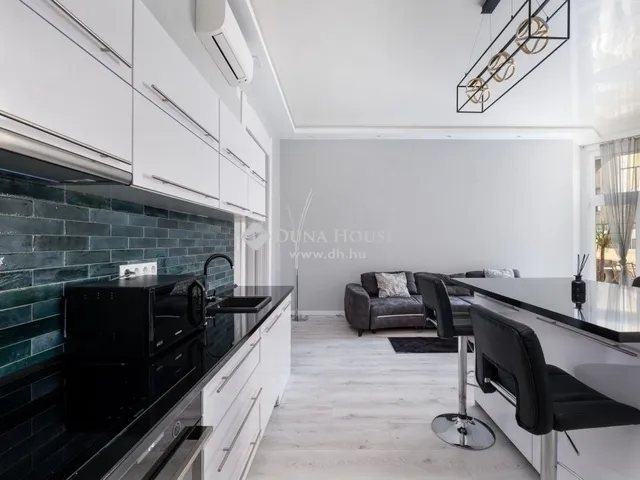 Eladó lakás Budapest VI. kerület, Nagykörúton kívüli terület 88 nm