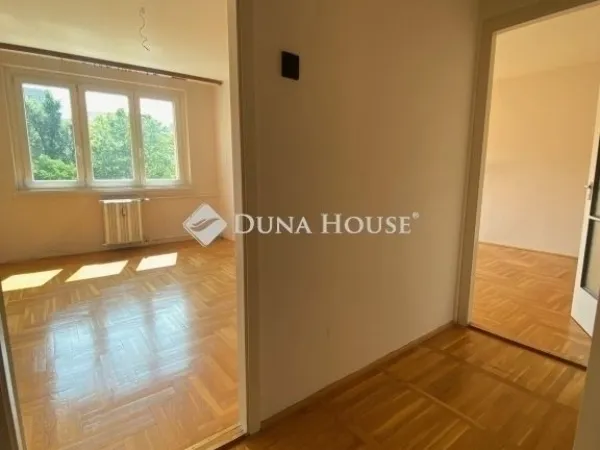 Eladó lakás Budapest III. kerület 69 nm