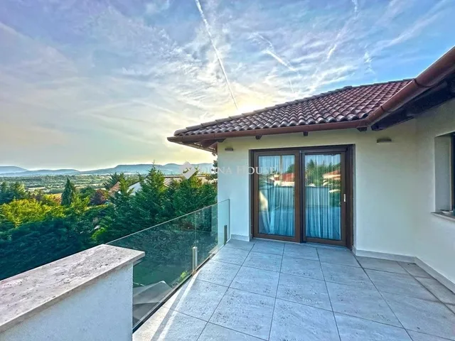 Eladó ház Szentendre 291 nm