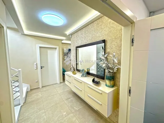 Eladó ház Szentendre 291 nm