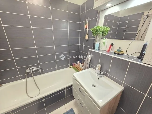 Eladó lakás Budapest III. kerület 81 nm