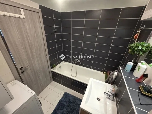 Eladó lakás Budapest III. kerület 81 nm