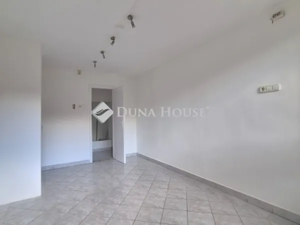 Kiadó kereskedelmi és ipari ingatlan Budapest III. kerület 20 nm