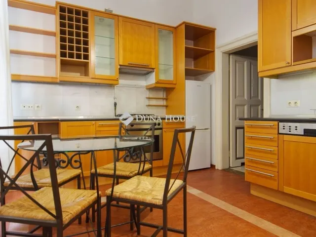 Eladó lakás Budapest VII. kerület 136 nm