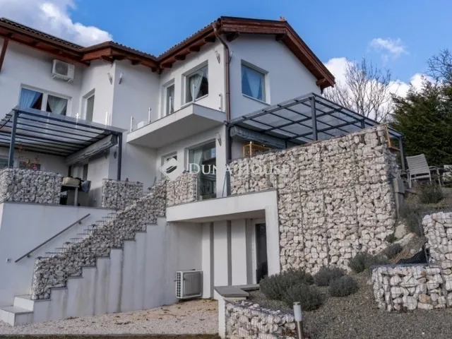 Eladó ház Szentendre 259 nm