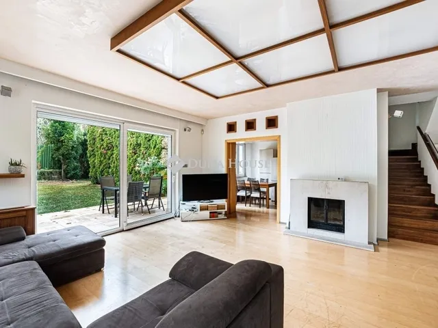 Eladó ház Budapest III. kerület, Táborhegy 196 nm