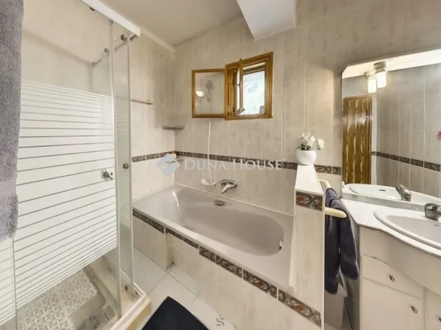 Eladó ház Fót 286 nm