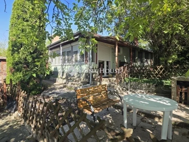 Eladó ház Vác, Deákvár 73 nm