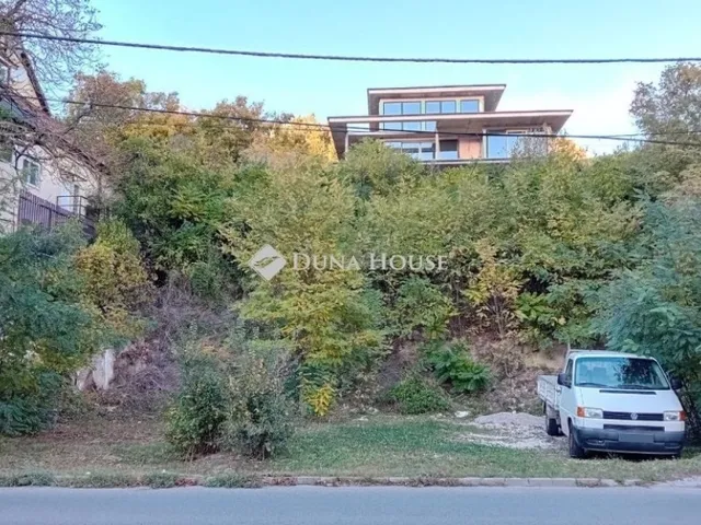 Eladó telek Budapest II. kerület 761 nm