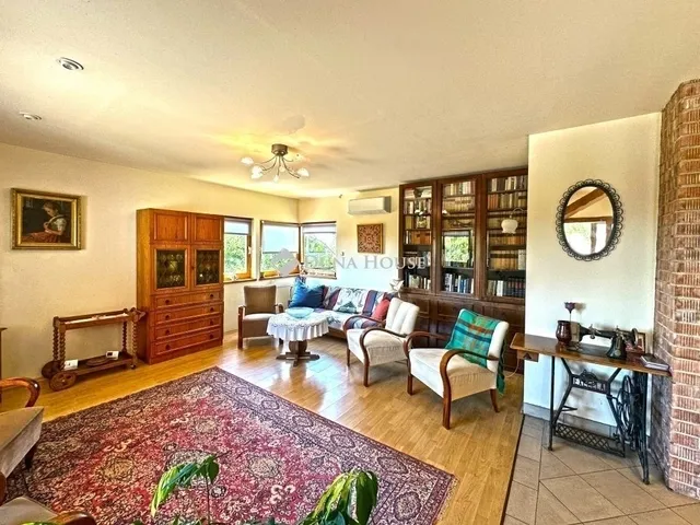 Eladó ház Szentendre, Pismány 222 nm