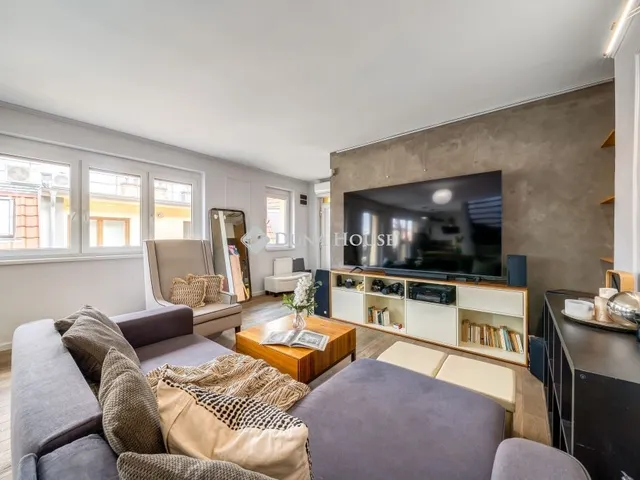 Eladó lakás Budapest VI. kerület, Nagykörúton belüli terület 193 nm