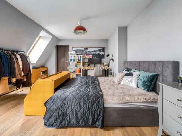 Eladó lakás Budapest VI. kerület, Nagykörúton belüli terület 193 nm