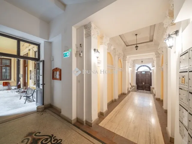 Eladó lakás Budapest VI. kerület, Nagykörúton belüli terület 193 nm