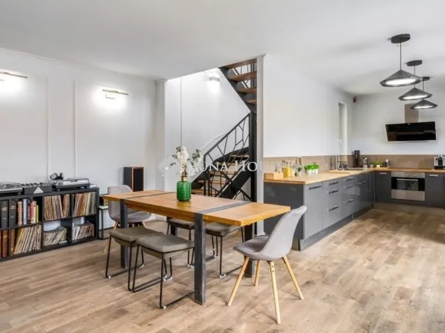 Eladó lakás Budapest VI. kerület, Nagykörúton belüli terület 193 nm