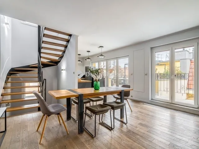 Eladó lakás Budapest VI. kerület, Nagykörúton belüli terület 193 nm