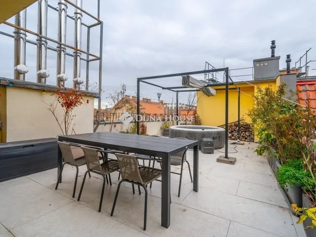 Eladó lakás Budapest VI. kerület, Nagykörúton belüli terület 193 nm