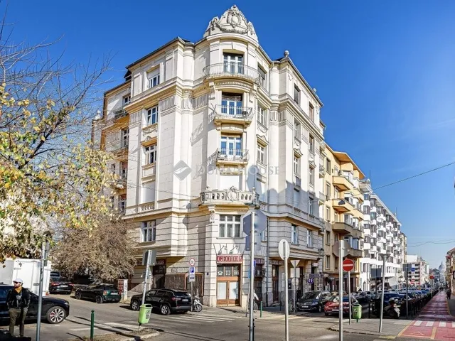 Eladó lakás Budapest II. kerület 100 nm