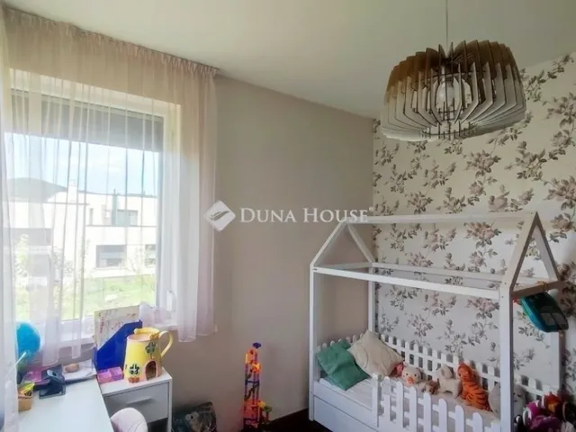 Eladó ház Üröm 125 nm