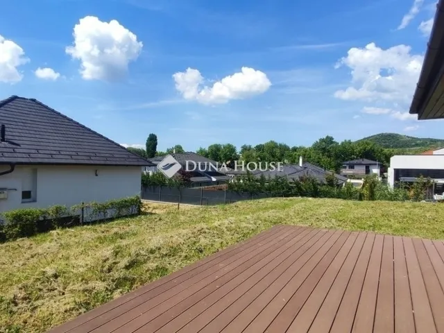 Eladó ház Üröm 125 nm