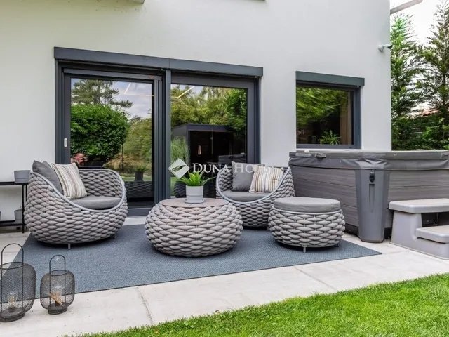 Eladó ház Üröm 158 nm