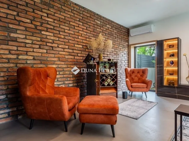 Eladó ház Üröm 158 nm