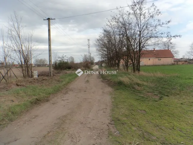 Eladó kereskedelmi és ipari ingatlan Pilis 19924 nm