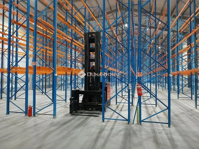 Kiadó kereskedelmi és ipari ingatlan Debrecen 5832 nm