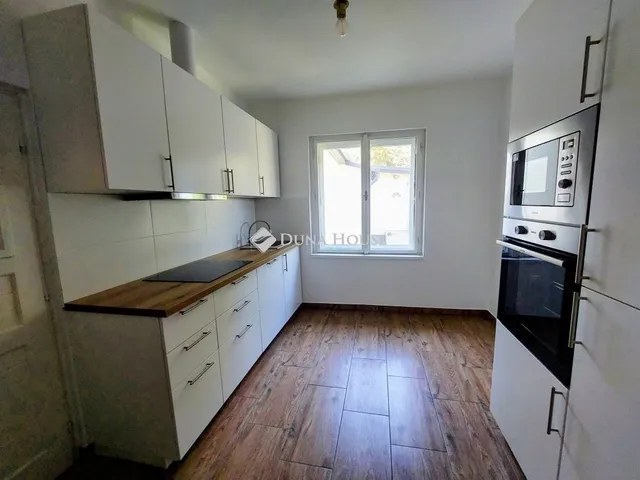 Eladó ház Penc 100 nm