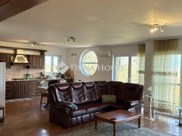 Eladó ház Csomád 340 nm