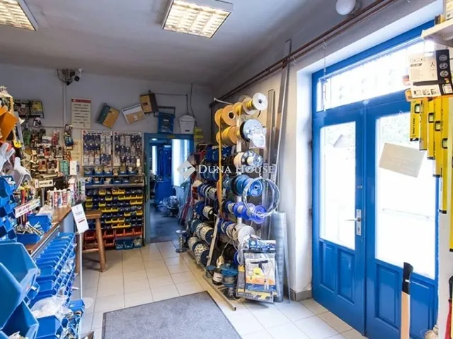 Eladó kereskedelmi és ipari ingatlan Budapest III. kerület 300 nm