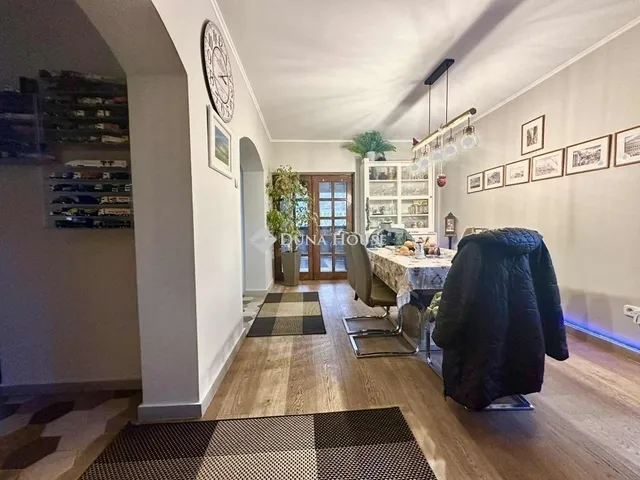 Eladó ház Budapest XVI. kerület 262 nm