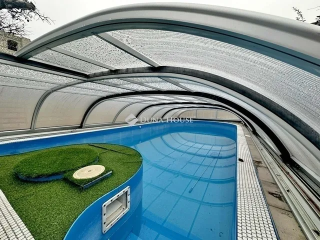 Eladó ház Budapest XVI. kerület 262 nm