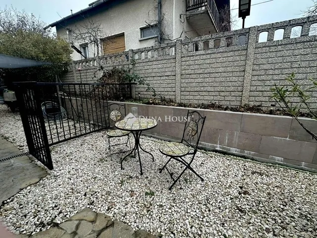 Eladó ház Budapest XVI. kerület 262 nm