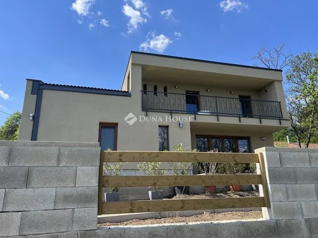 Eladó ház Leányfalu 131 nm