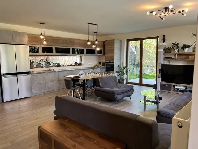 Eladó ház Leányfalu 131 nm