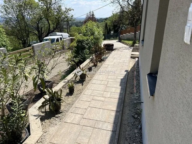 Eladó ház Leányfalu 131 nm