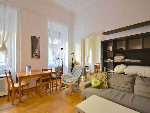 Eladó lakás Budapest VI. kerület, Nagykörúton kívüli terület 41 nm